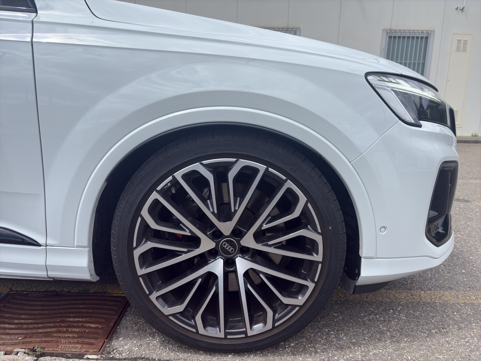 AUDI SQ7 SUV 4.0 V8 TFSI quattro T-Tronic-image-15