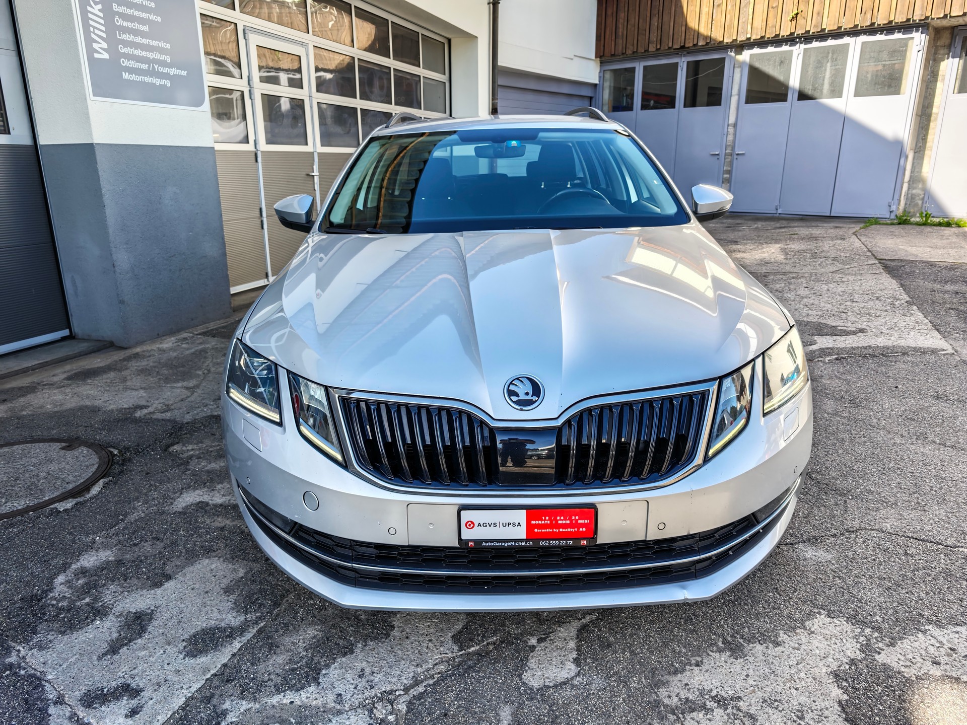 SKODA Octavia Combi 2.0 TDI Style DSG-showroom-element-2