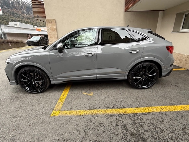 AUDI RS Q3 Sportback quattro S tronic-image-2