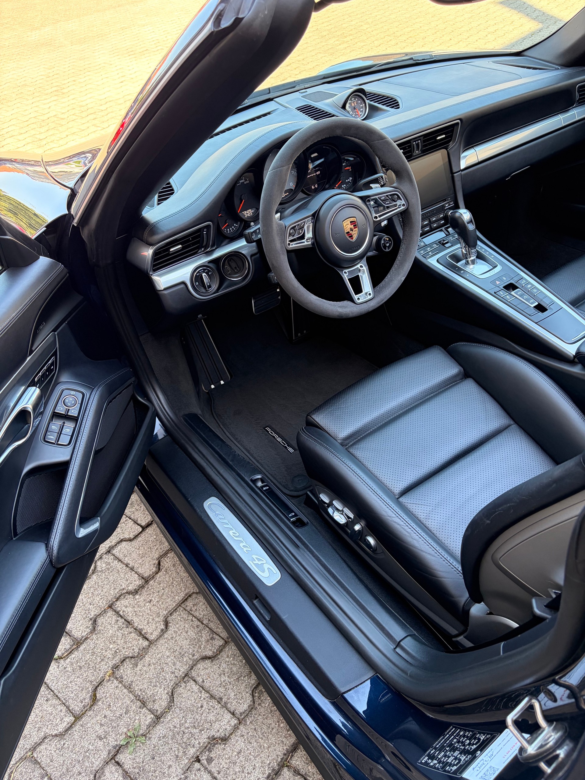 PORSCHE 911 Carrera 4S Cabrio PDK-image-5