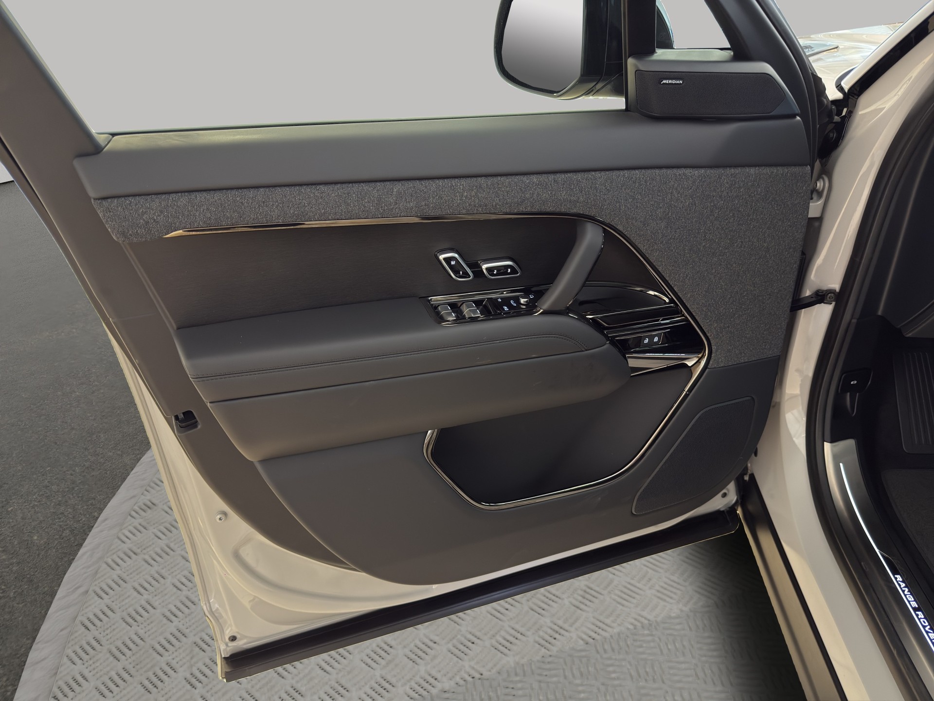 LAND ROVER Range Rover Sport 3.0 I6 P460e SE Dynamic-image-13