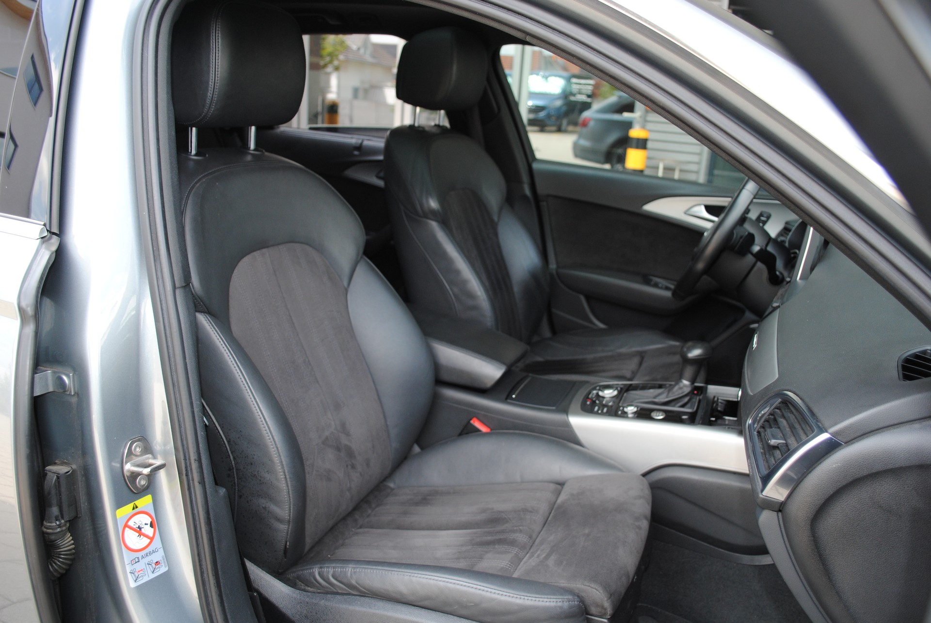 AUDI A6 Avant 3.0 TFSI V6 quattro S-tronic-image-13