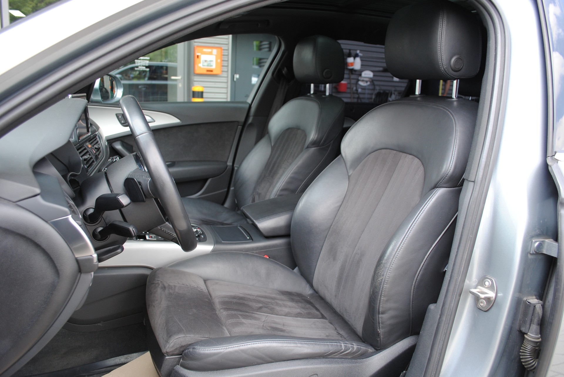 AUDI A6 Avant 3.0 TFSI V6 quattro S-tronic-image-8