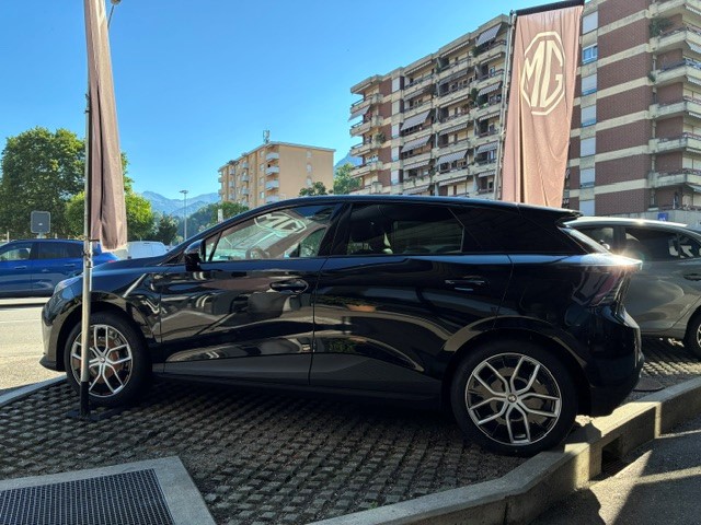 MG Luxury-image-2
