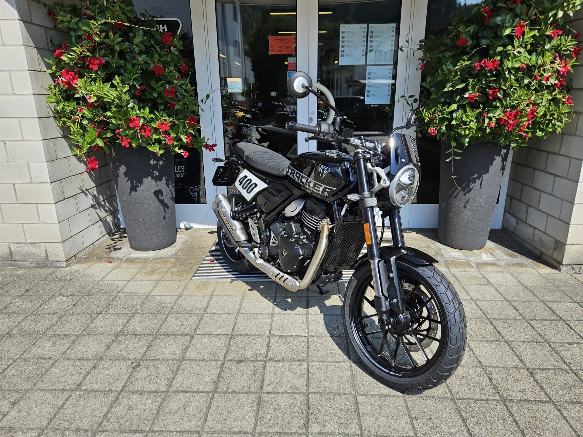 TRIUMPH Tracker 400-showroom-element-2
