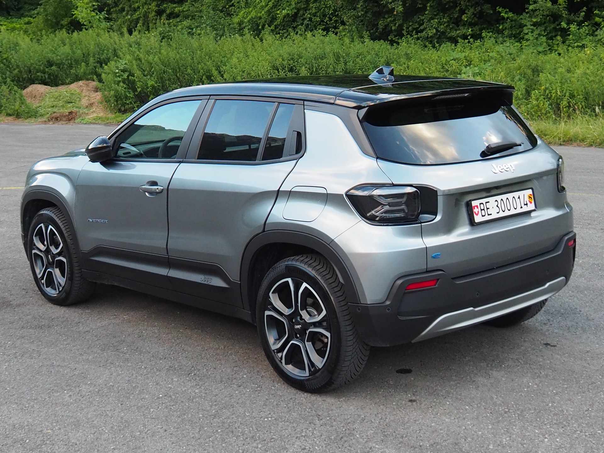 JEEP Avenger Summit-image-1