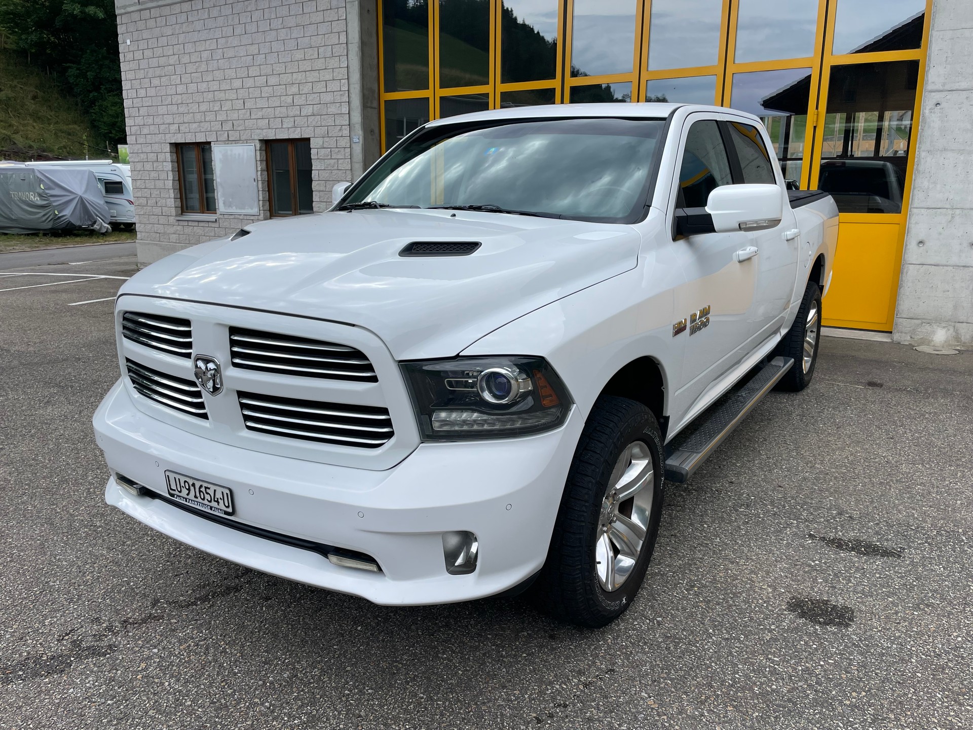DODGE 1500 5.7 HEMI V8 Sport-image-11
