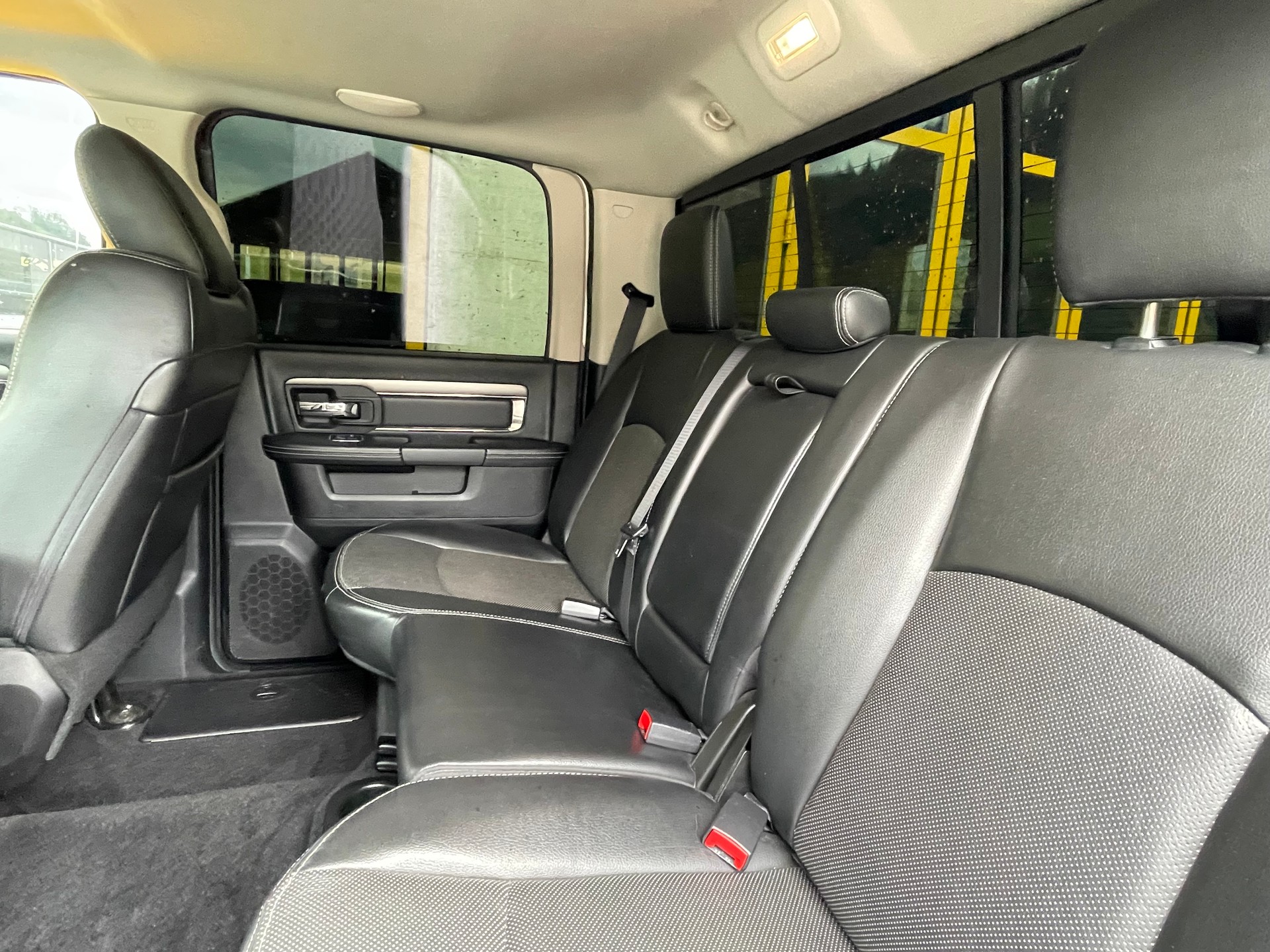 DODGE 1500 5.7 HEMI V8 Sport-image-15