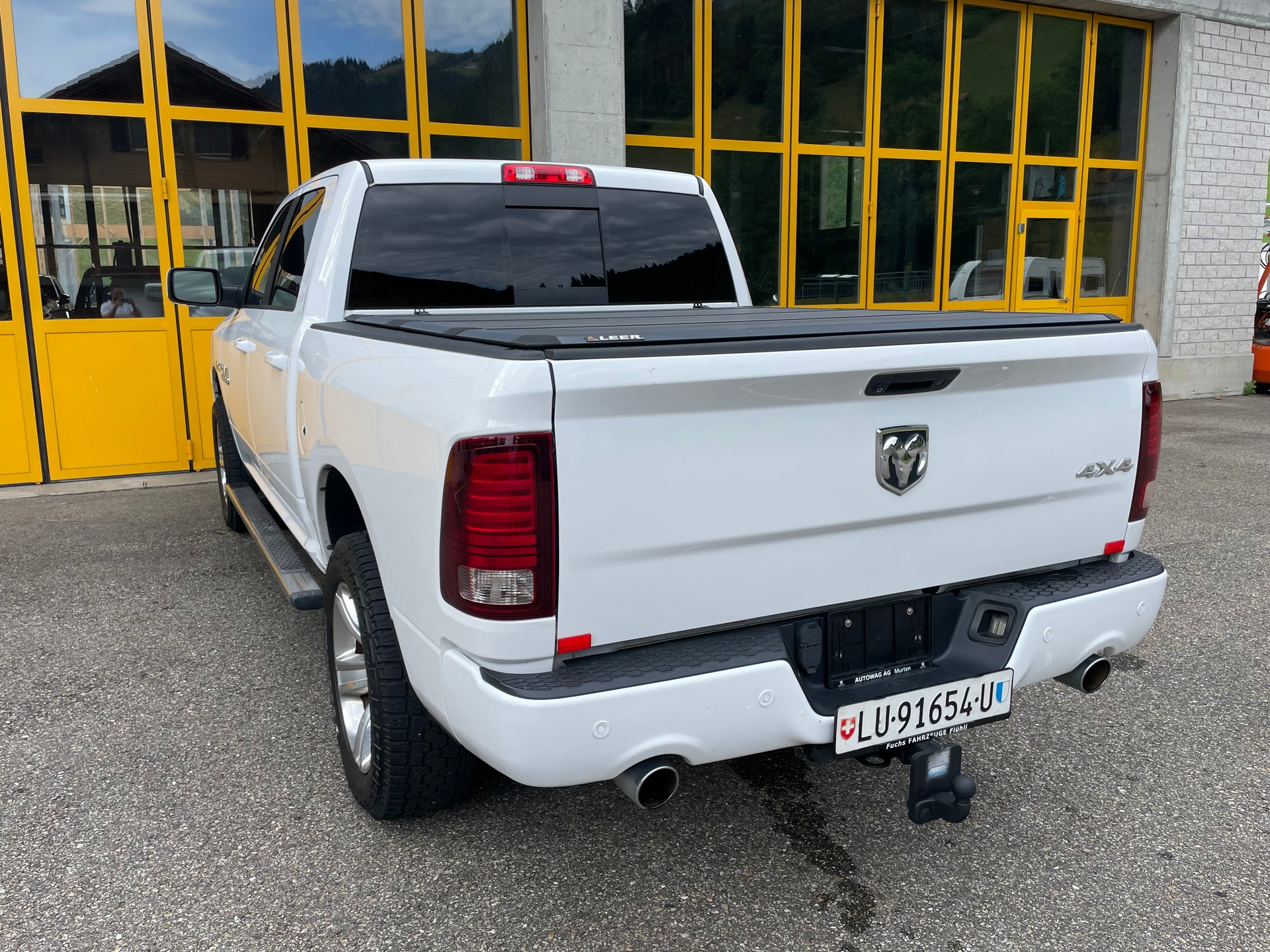 DODGE 1500 5.7 HEMI V8 Sport-image-3