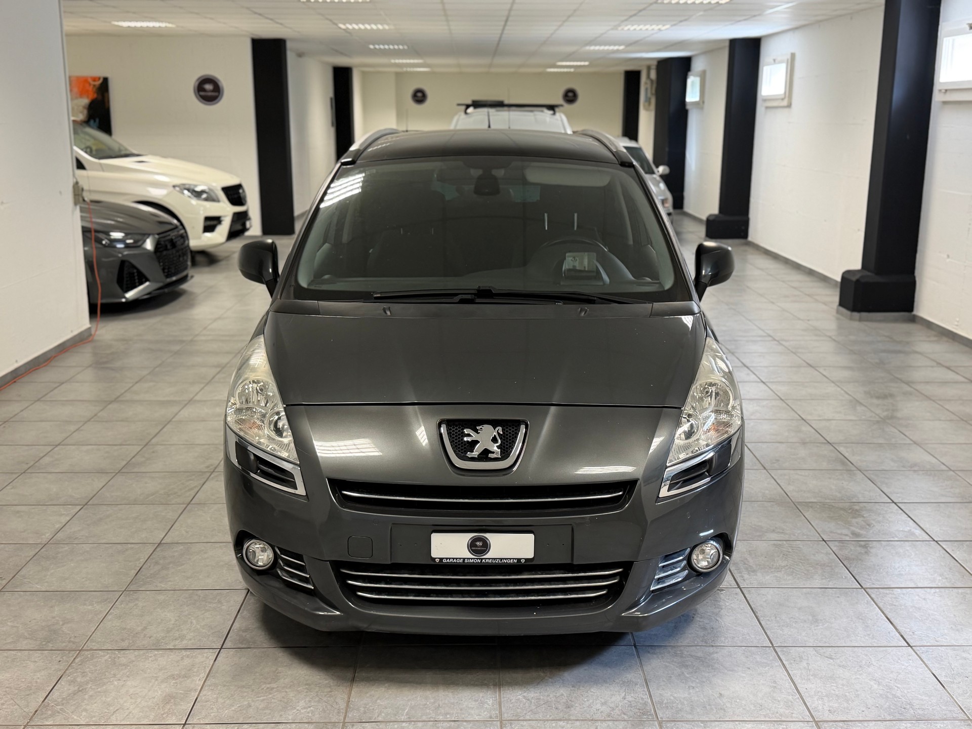 PEUGEOT 5008 1.6 16V T Sport Pack-showroom-element-2
