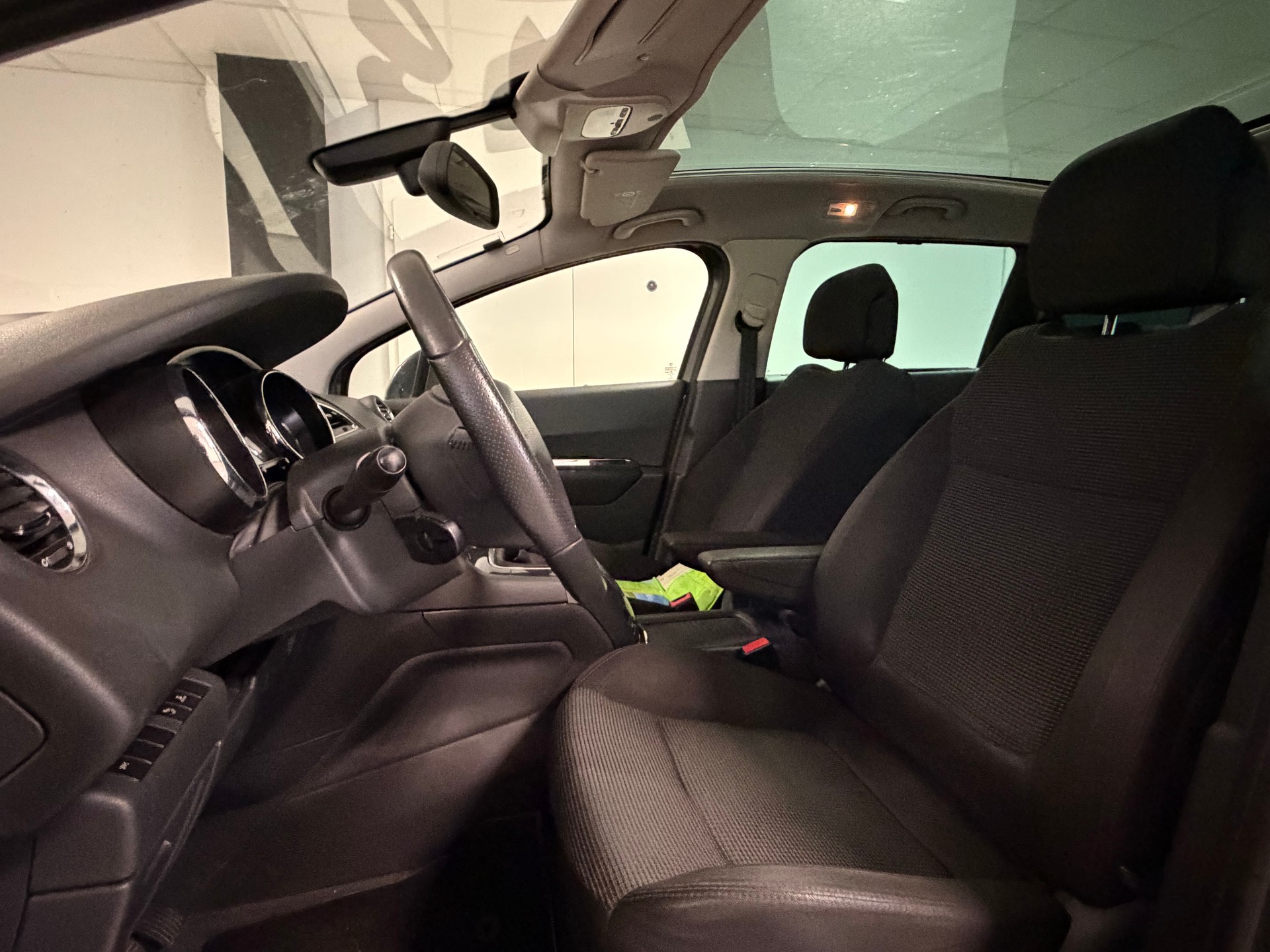 PEUGEOT 5008 1.6 16V T Sport Pack-image-16