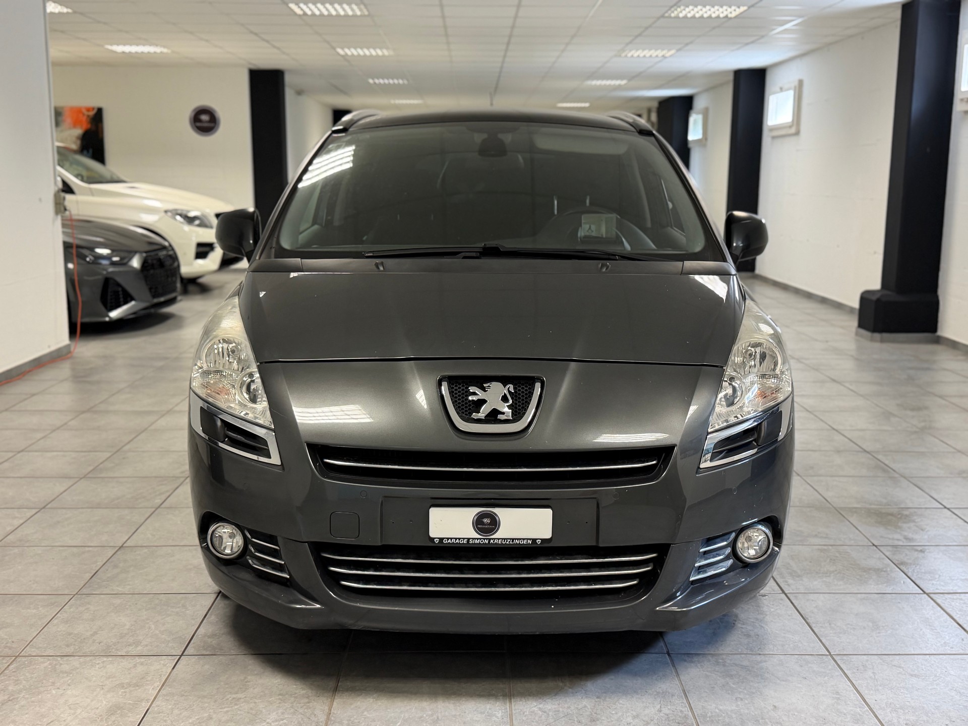 PEUGEOT 5008 1.6 16V T Sport Pack-showroom-element-3