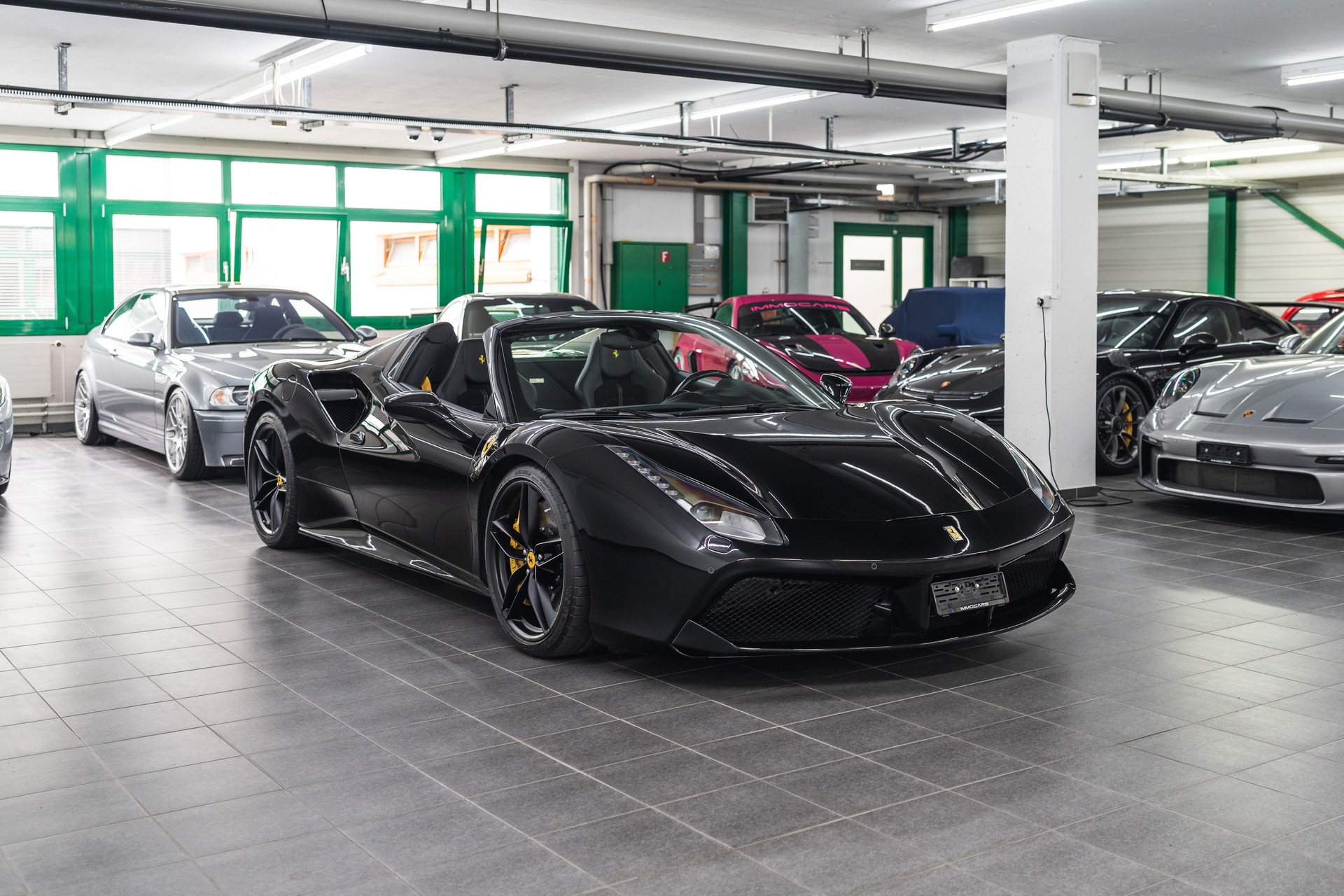 FERRARI 488 Spider 3.9 V8-showroom-element-2