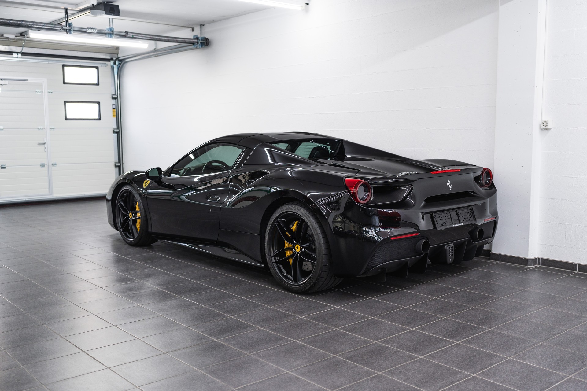 FERRARI 488 Spider 3.9 V8-image-8