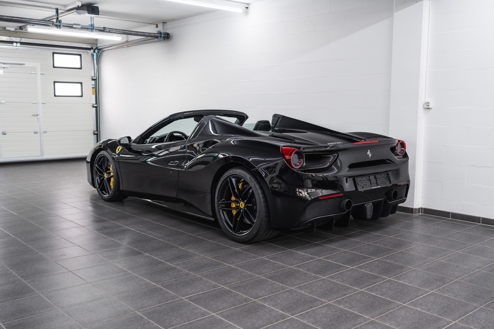 FERRARI 488 Spider 3.9 V8-image-4