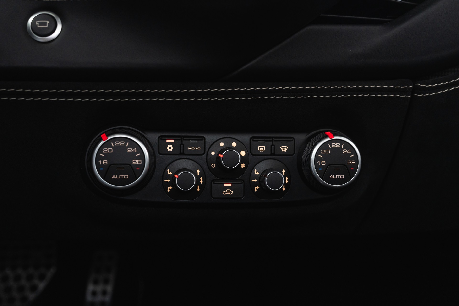 FERRARI 488 Spider 3.9 V8-image-19