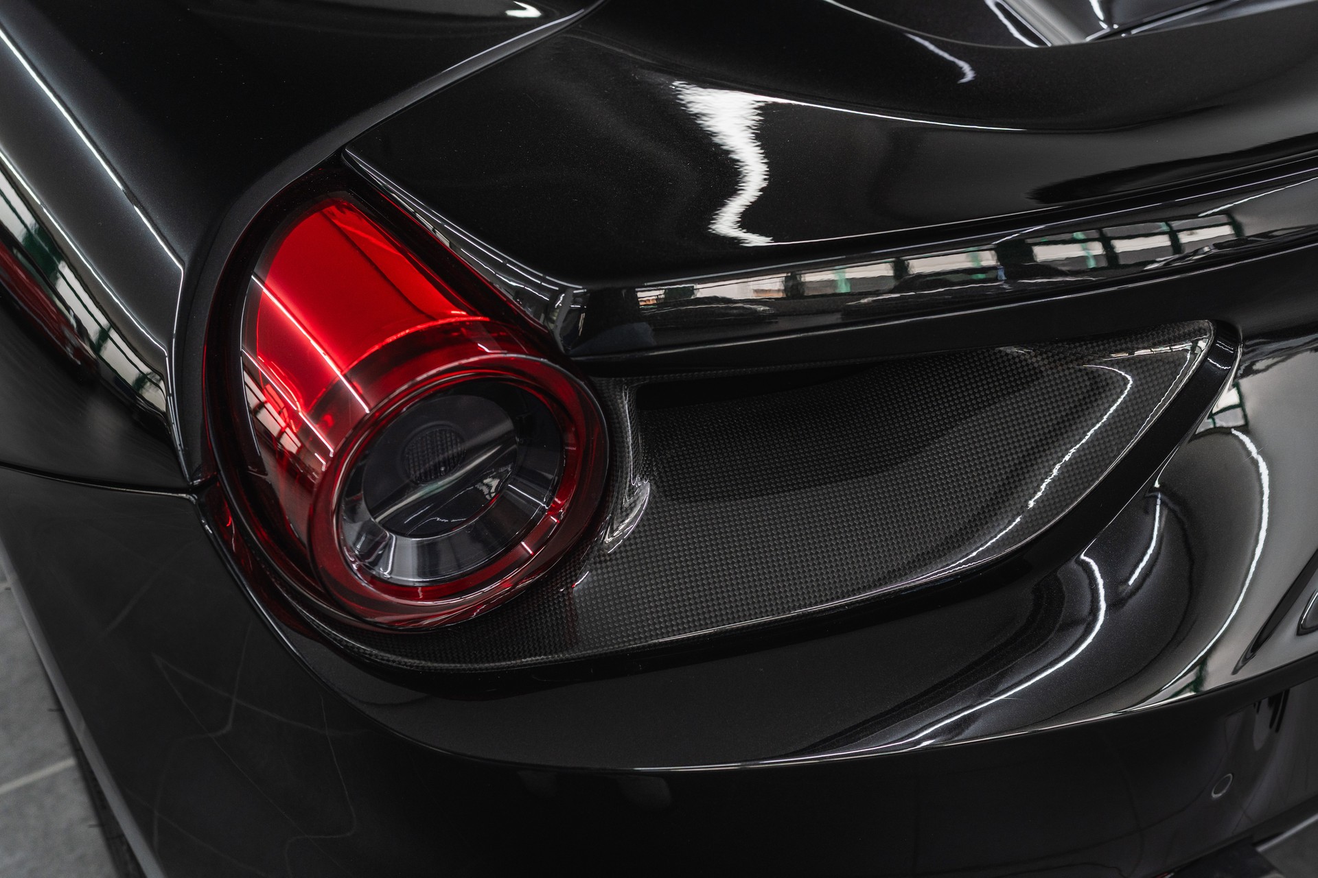 FERRARI 488 Spider 3.9 V8-image-10