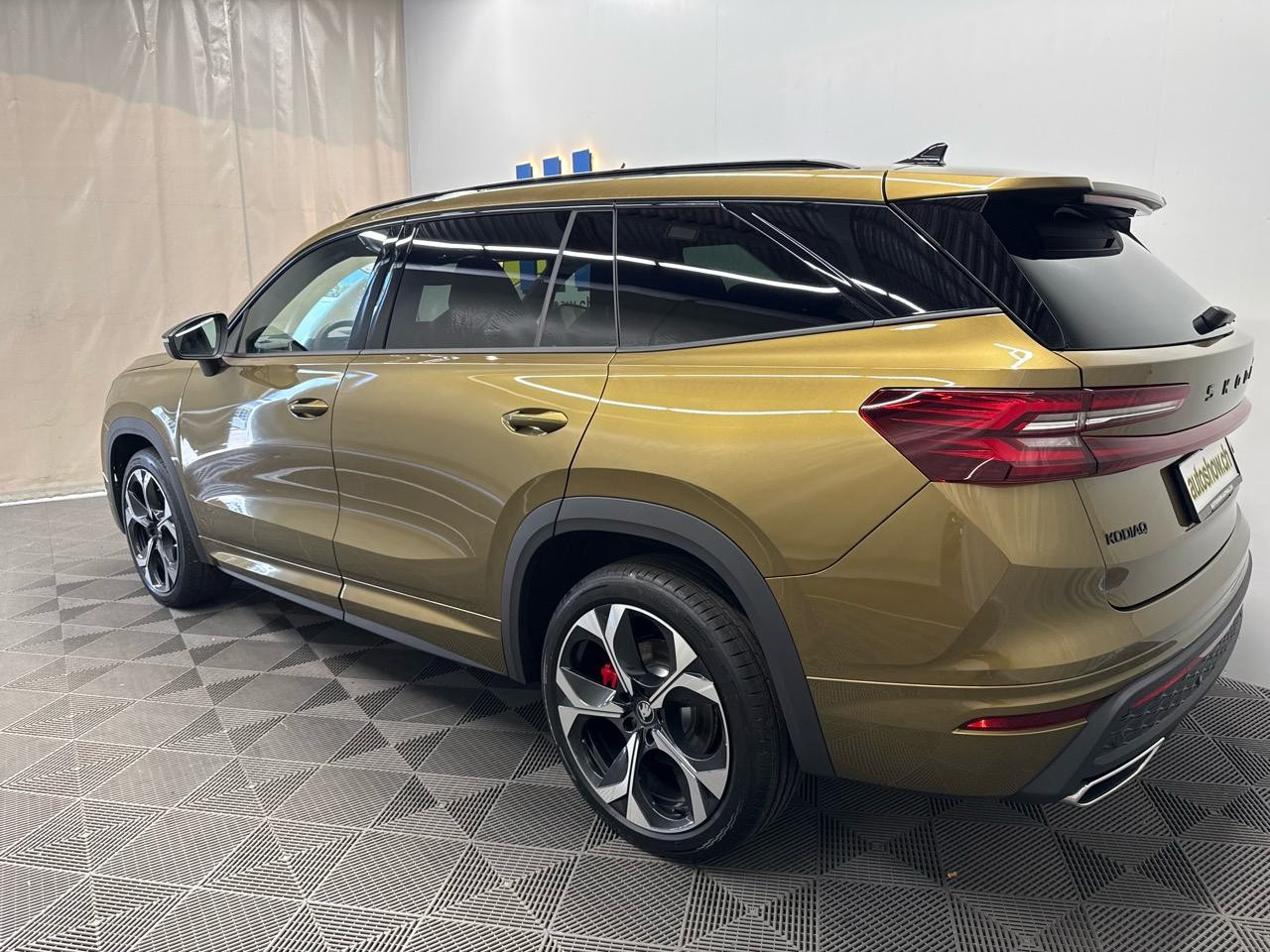 SKODA Kodiaq 2.0 TSI RS 4x4-showroom-element-1