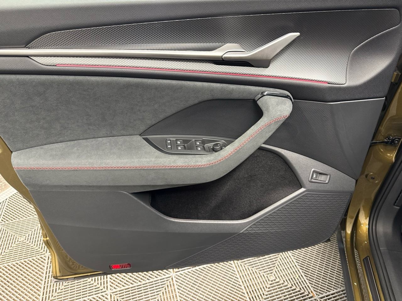 SKODA Kodiaq 2.0 TSI RS 4x4-showroom-element-3