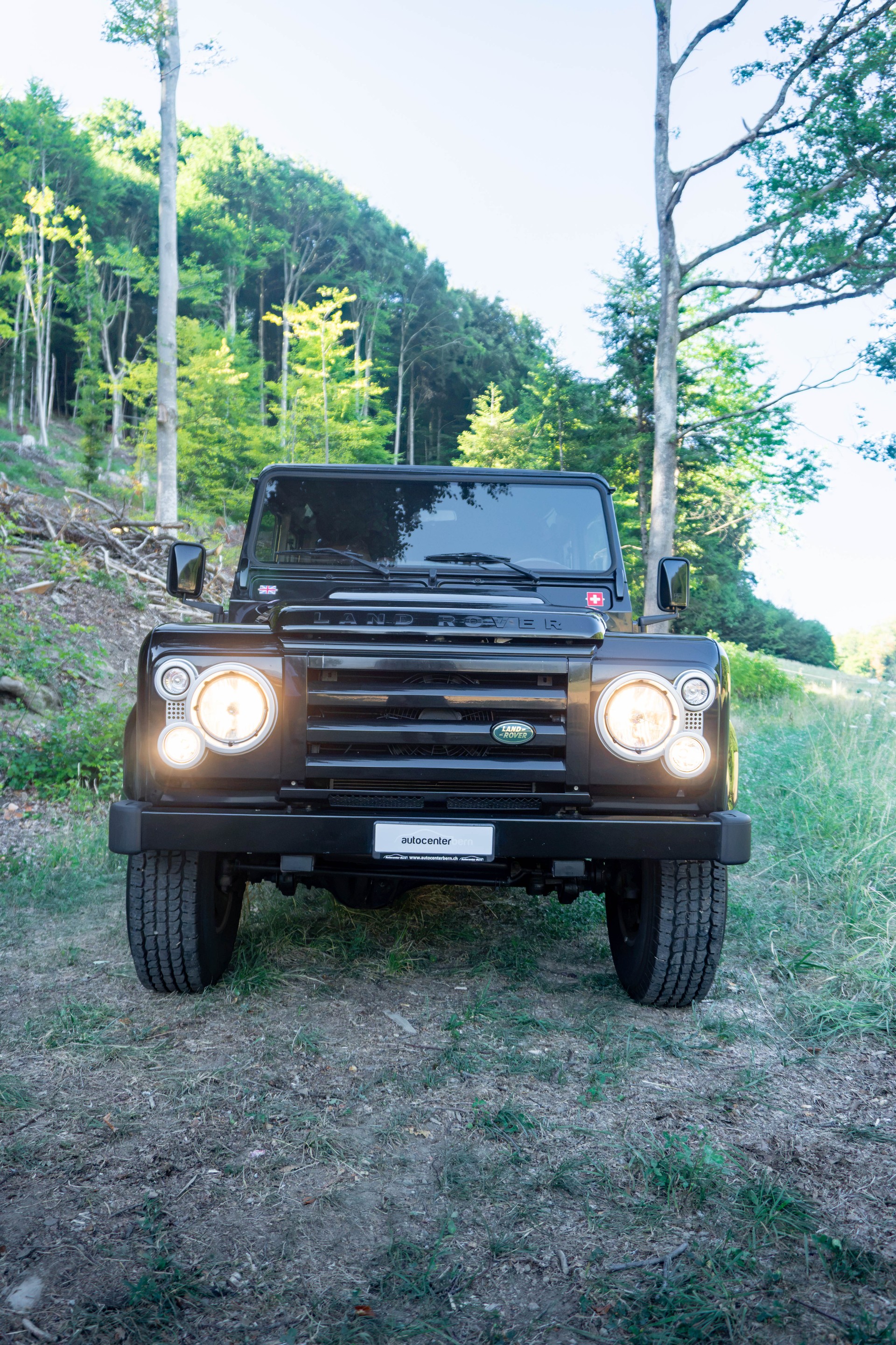 LAND ROVER Defender 110 SW 2.4Tdc Black Pearl 1/25-image-1