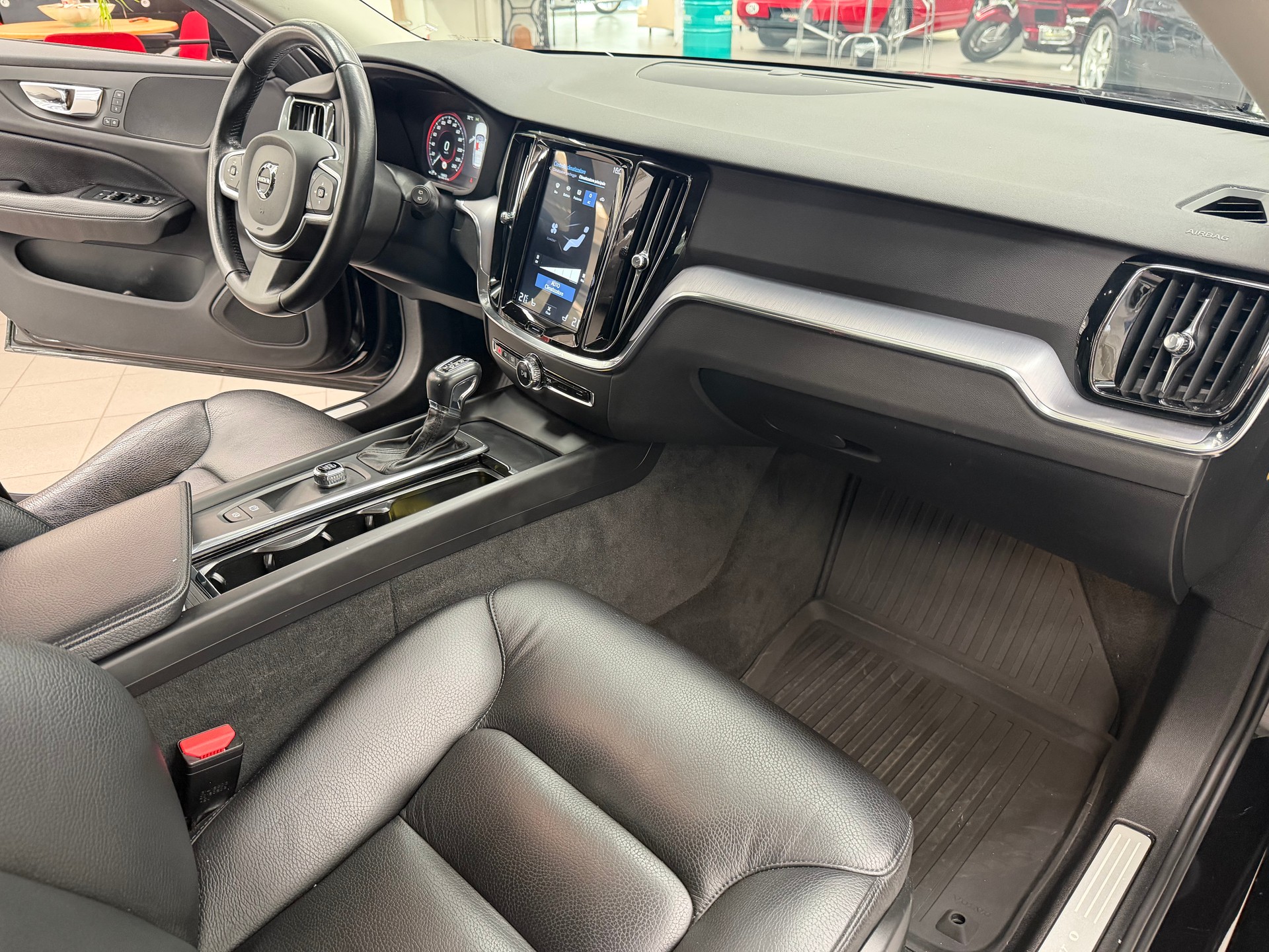 VOLVO V60 D4 Inscription Geartronic-image-8