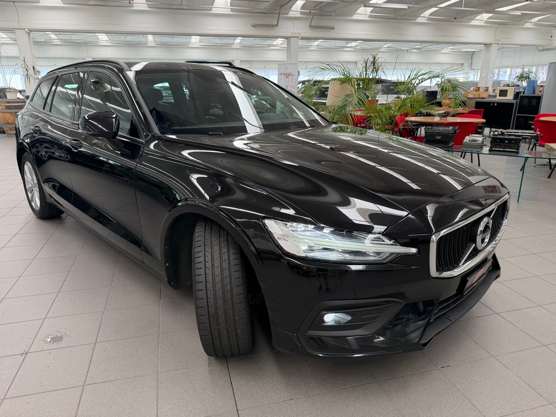 VOLVO V60 D4 Inscription Geartronic-image-1