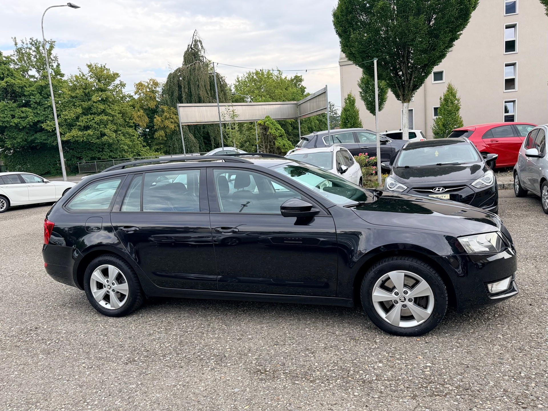 SKODA Octavia Combi 2.0 TDI Swiss Edition 4x4 DSG-image-5