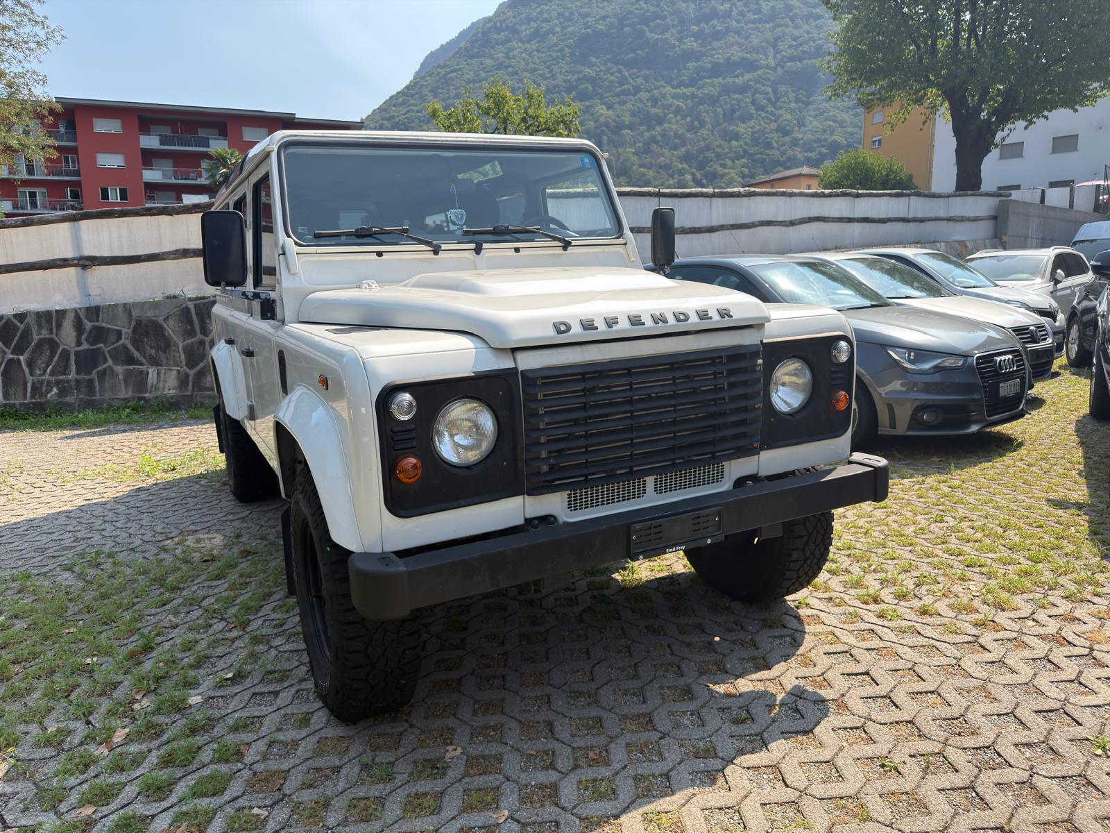 LAND ROVER Defender 110 SW 2.4Tdc-image-19