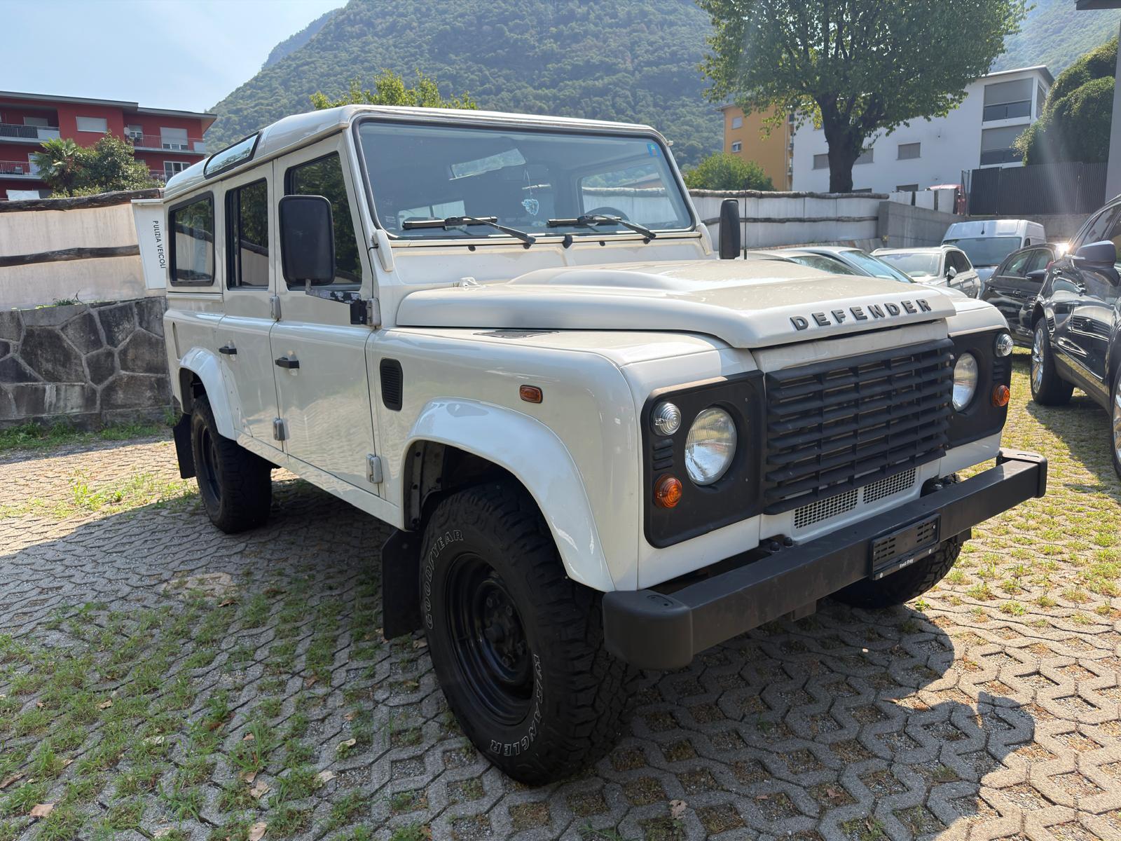 LAND ROVER Defender 110 SW 2.4Tdc-showroom-element-2