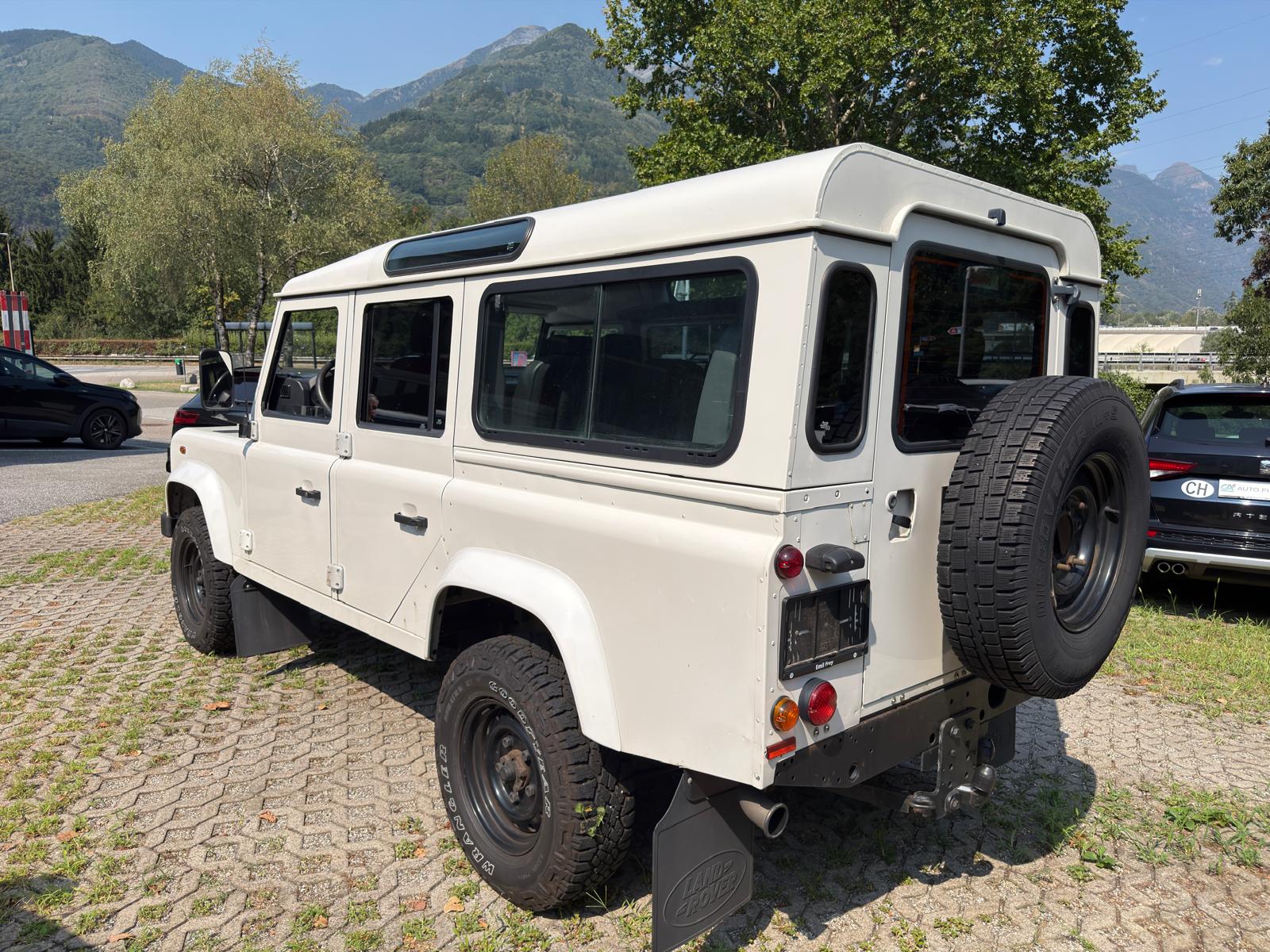 LAND ROVER Defender 110 SW 2.4Tdc-image-4