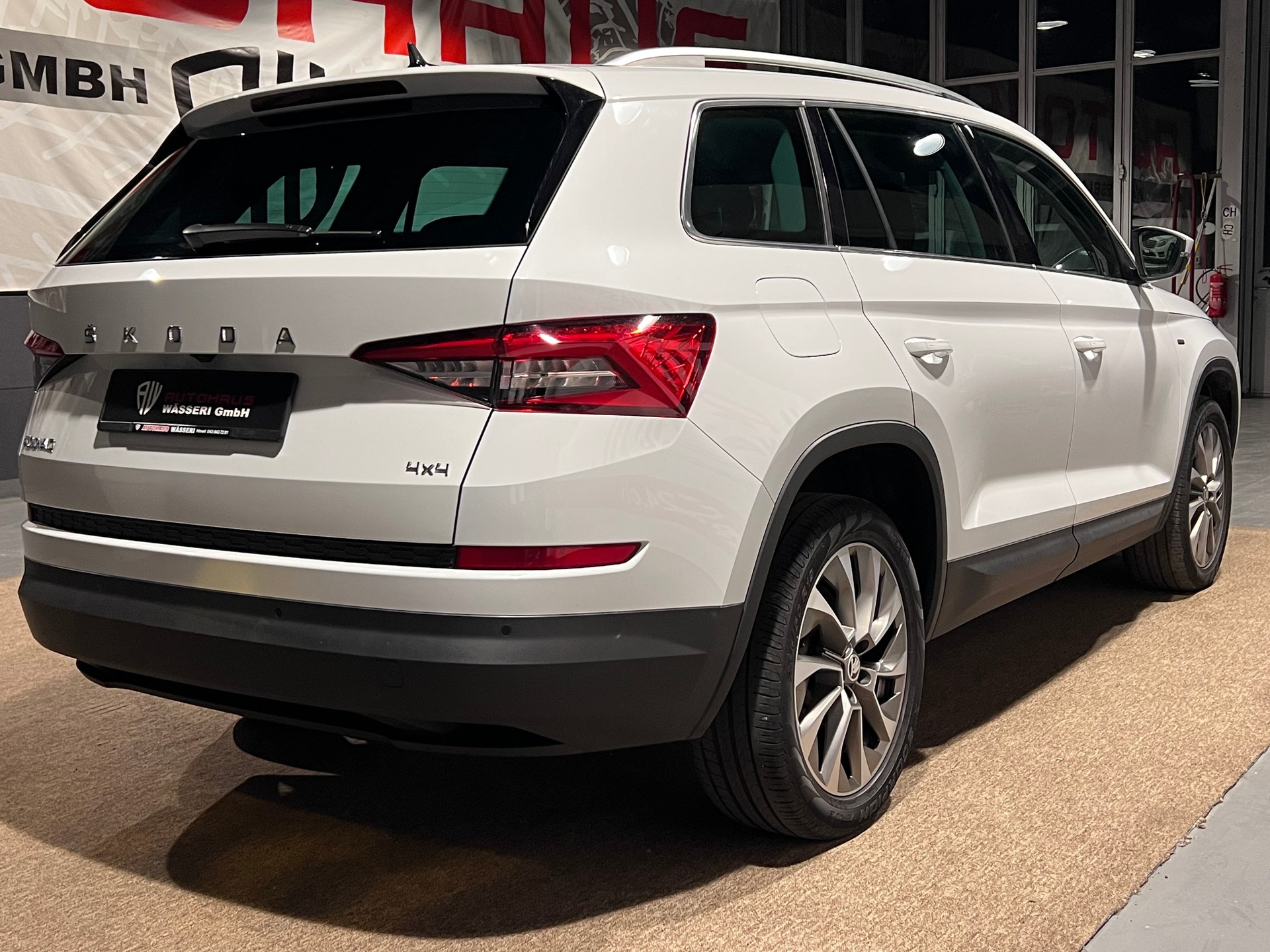 SKODA Kodiaq 2.0 TDI SCR Clever 4x4 DSG-showroom-element-2