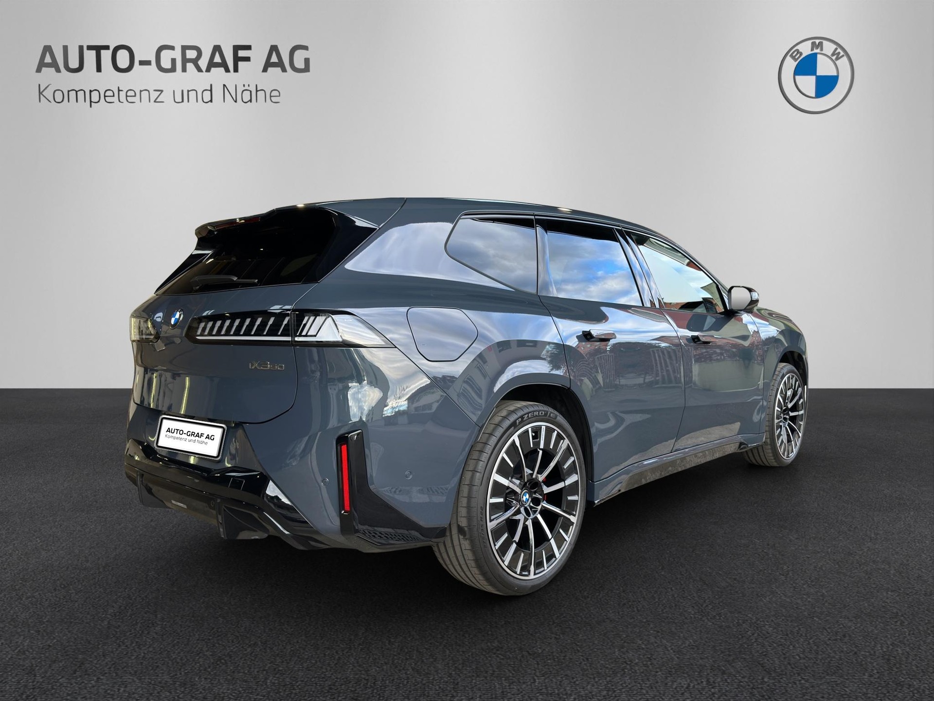 BMW iX3 50 xDrive M Sport Pro-image-4