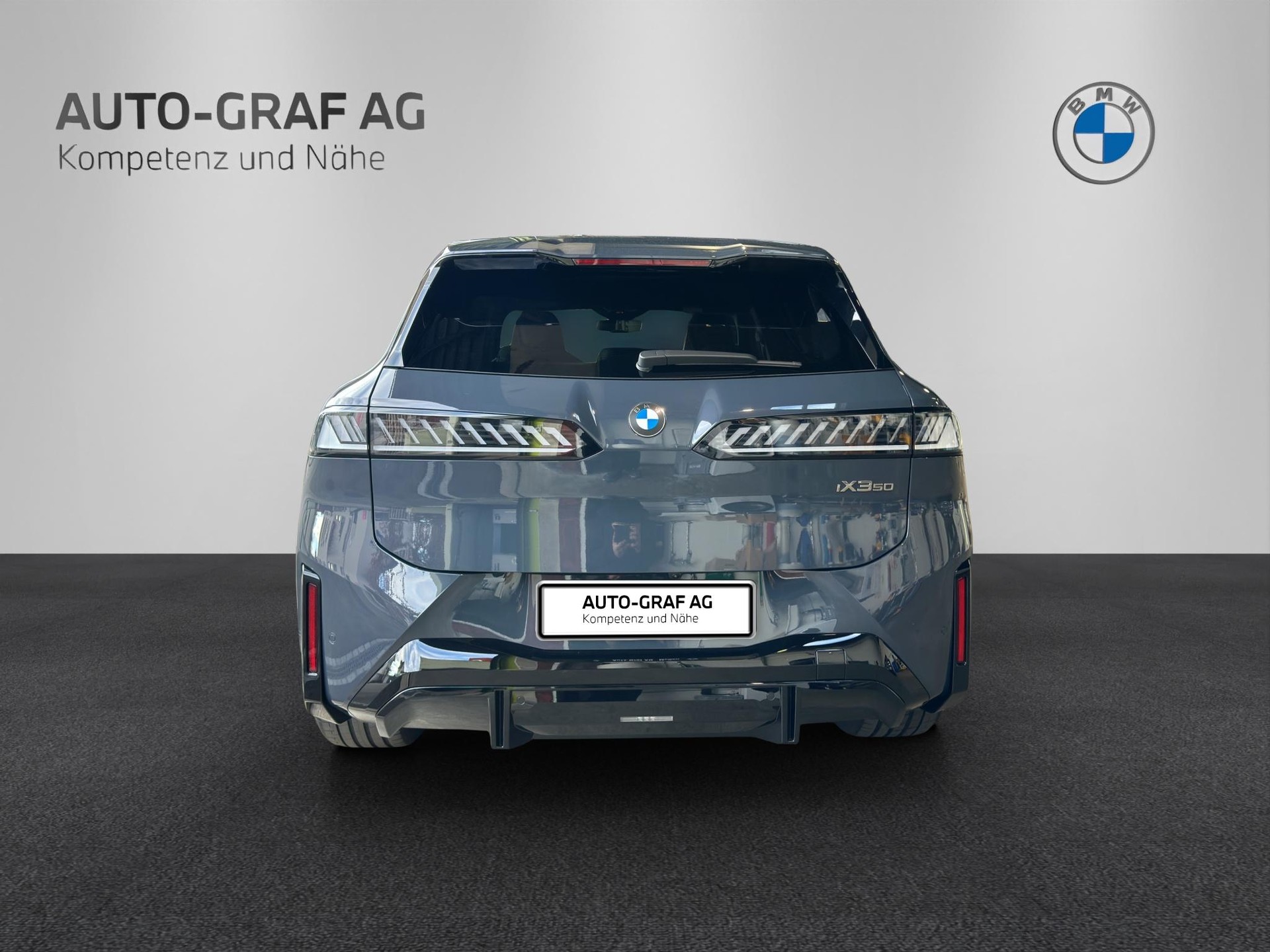 BMW iX3 50 xDrive M Sport Pro-showroom-element-3