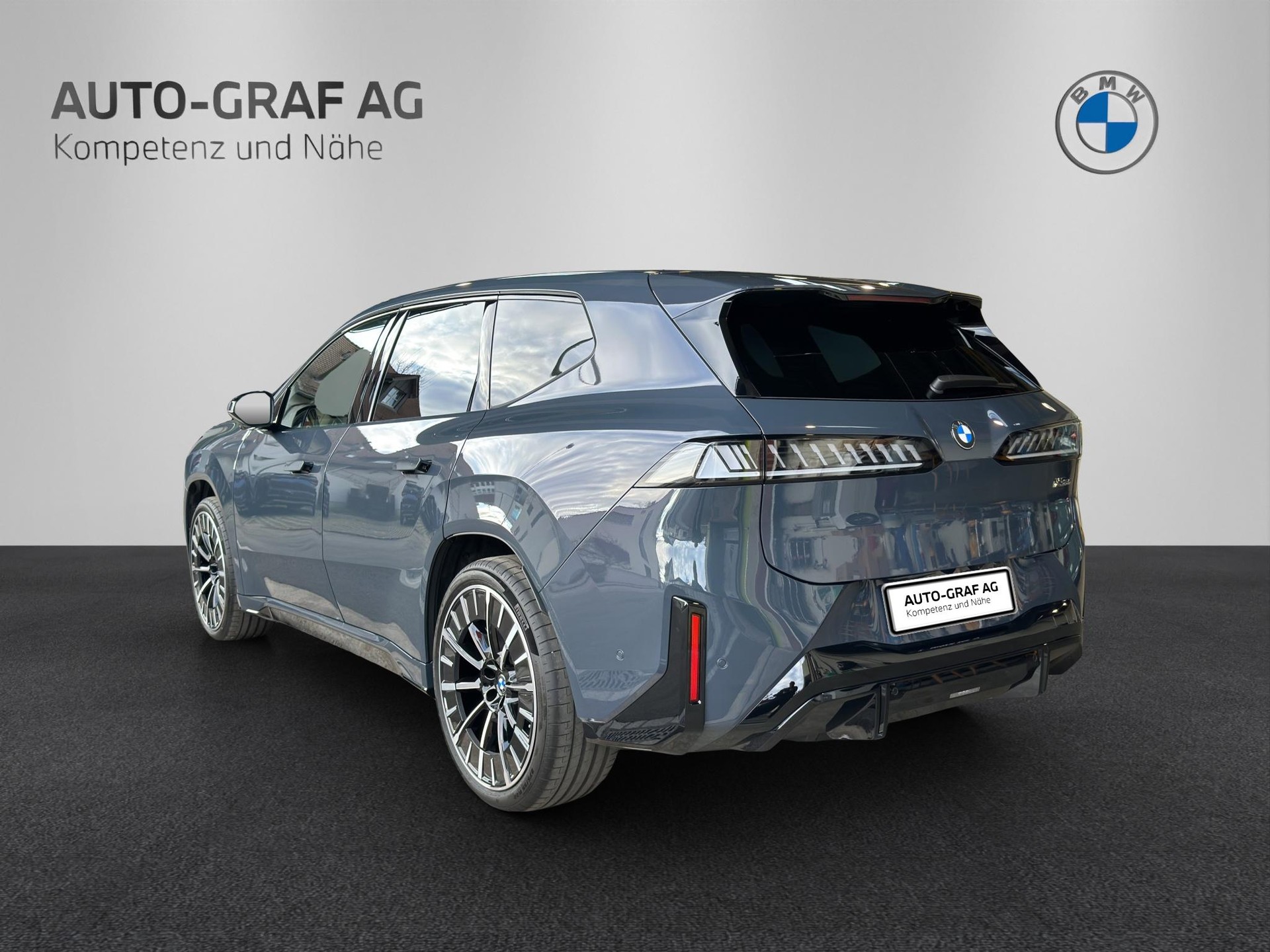 BMW iX3 50 xDrive M Sport Pro-showroom-element-2