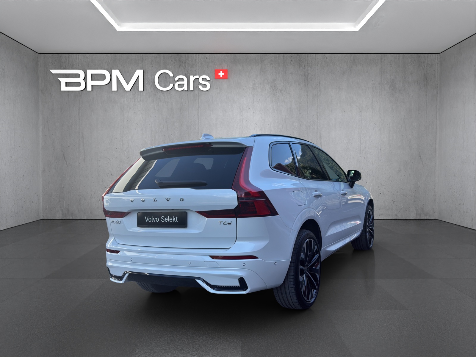 VOLVO XC60 2.0 T6 TE Ultra Dark eAWD-showroom-element-3