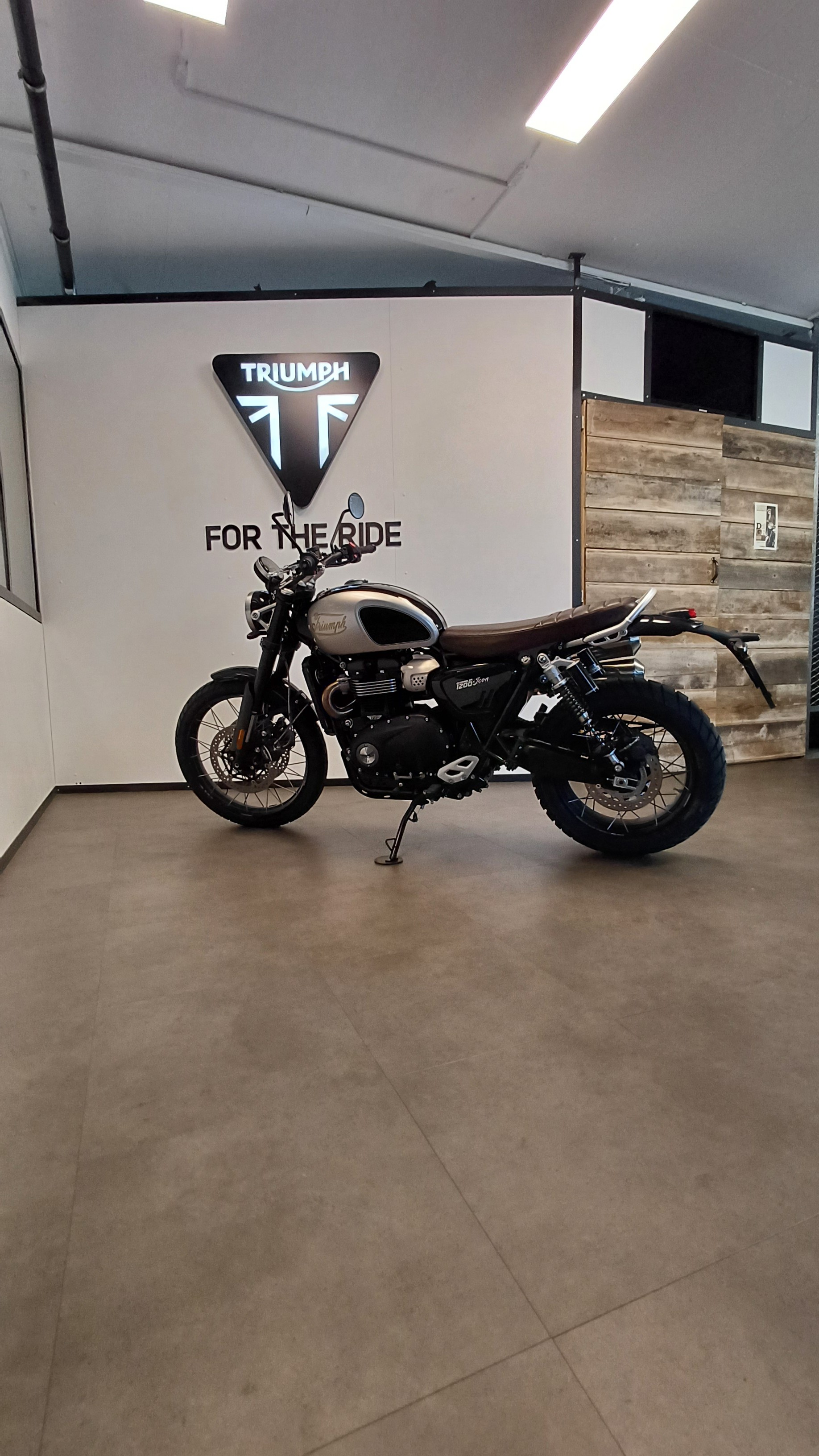 TRIUMPH Scrambler 1200 X Icon Edition-image-2