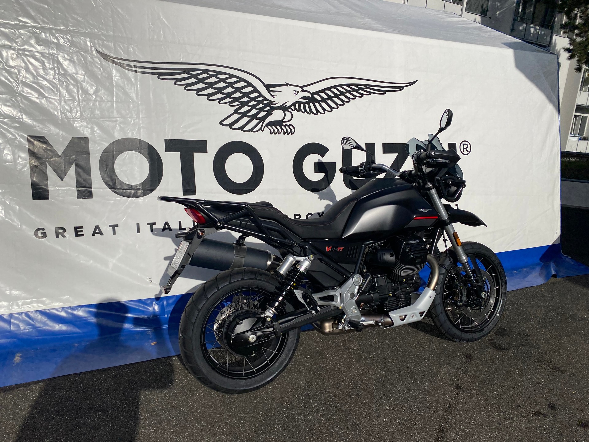 MOTO GUZZI V85 TT-image-1