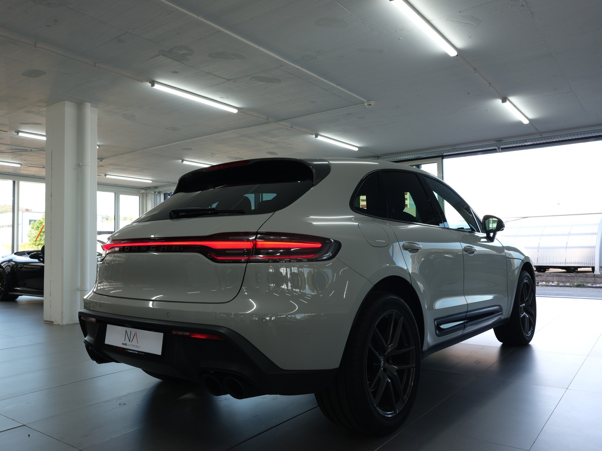 PORSCHE Macan PDK *Porsche Aproved* *Sportabgassanlage* *Sport Chrono*-showroom-element-2