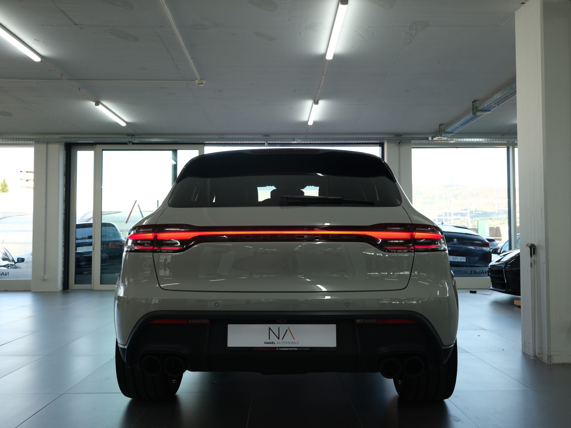 PORSCHE Macan PDK *Porsche Aproved* *Sportabgassanlage* *Sport Chrono*-showroom-element-3