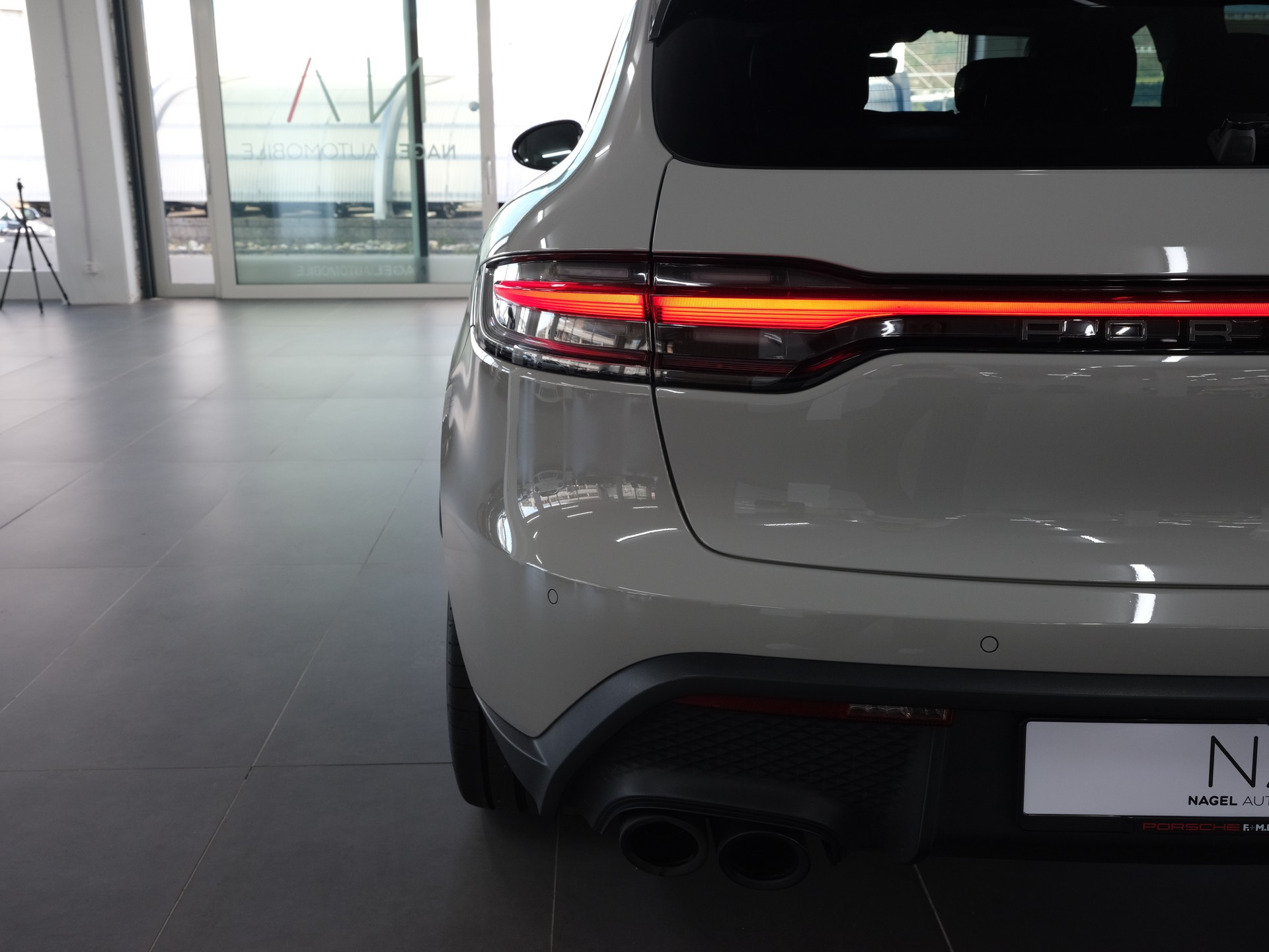 PORSCHE Macan PDK *Porsche Aproved* *Sportabgassanlage* *Sport Chrono*-image-12