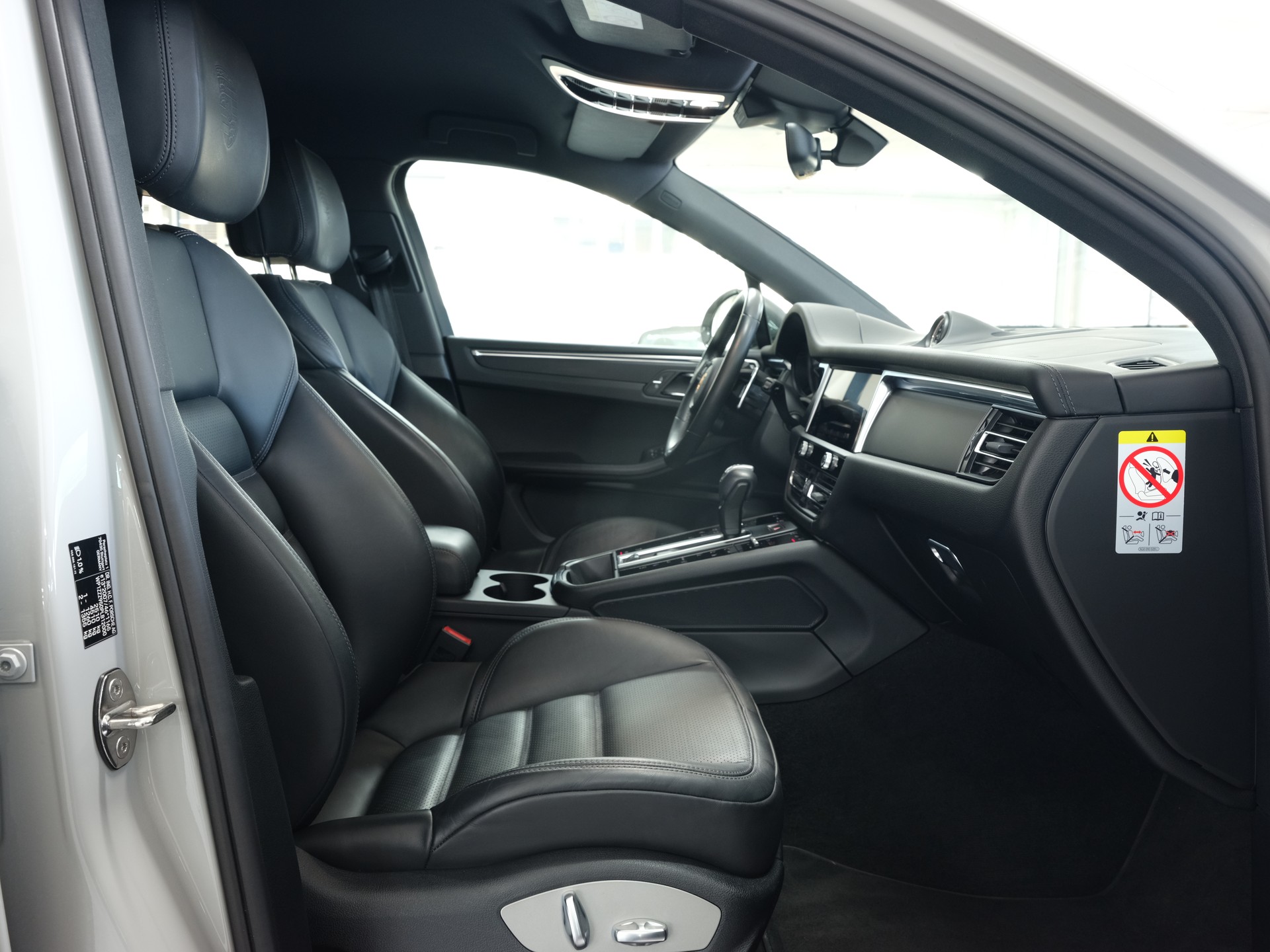 PORSCHE Macan PDK *Porsche Aproved* *Sportabgassanlage* *Sport Chrono*-image-18