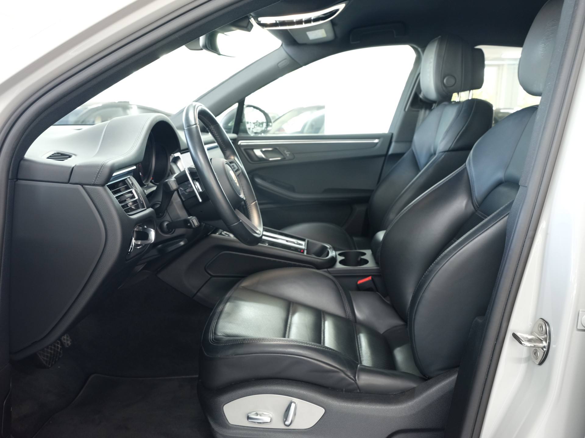 PORSCHE Macan PDK *Porsche Aproved* *Sportabgassanlage* *Sport Chrono*-image-15