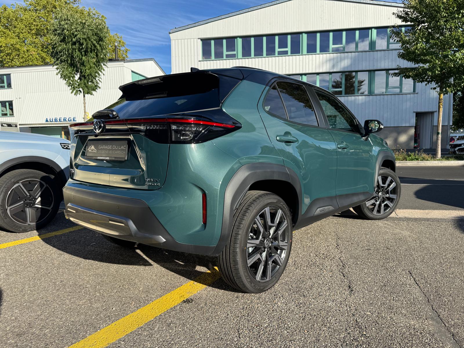 TOYOTA Yaris Cross 1.5 Premium AWDi e-CVT-showroom-element-3