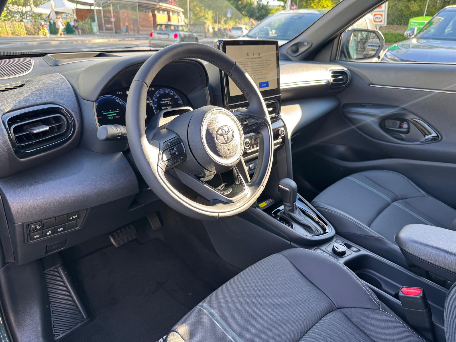 TOYOTA Yaris Cross 1.5 Premium AWDi e-CVT-image-7