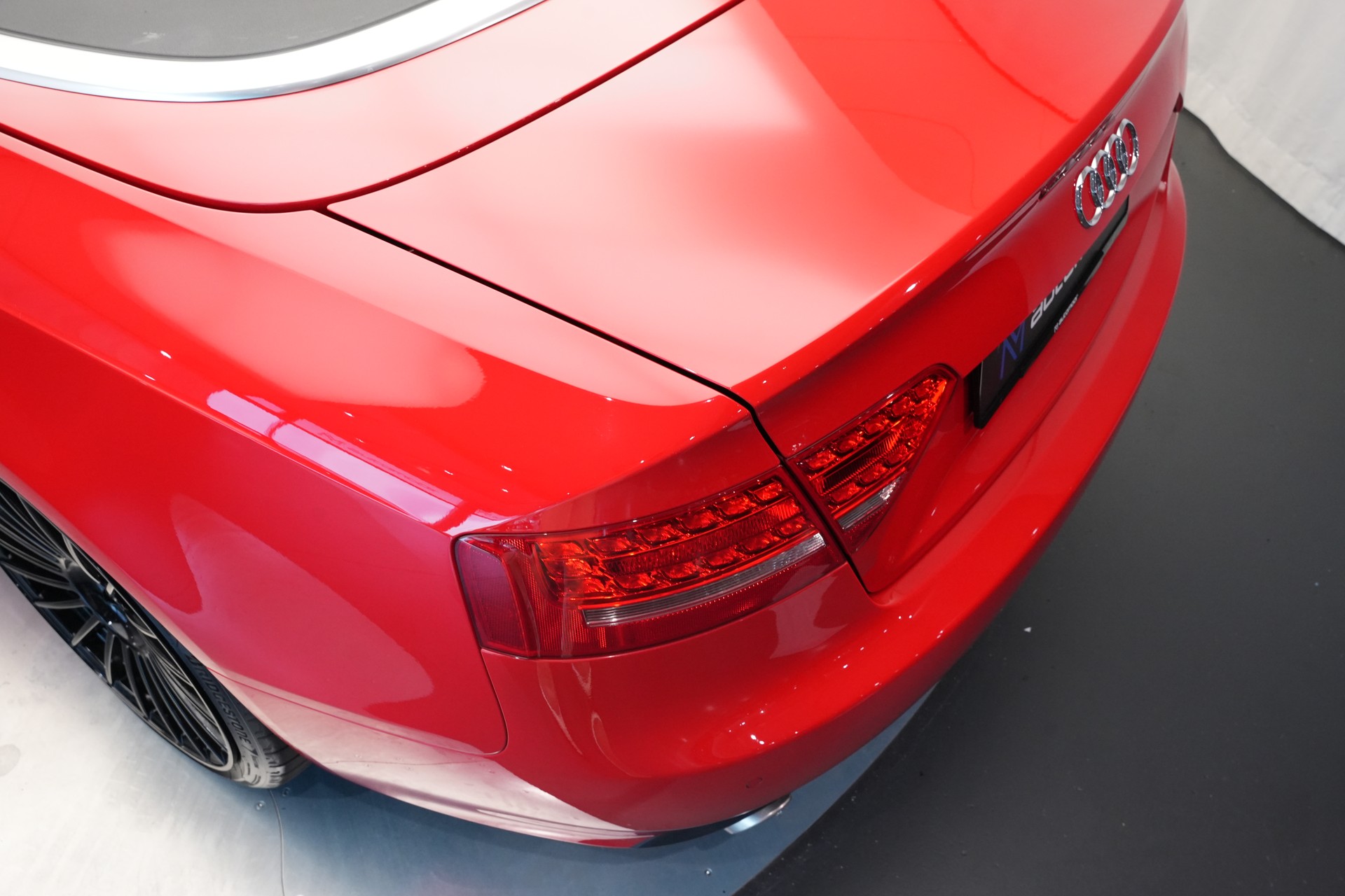 AUDI A5 Cabriolet 3.0 TDI quattro S-tronic-image-42