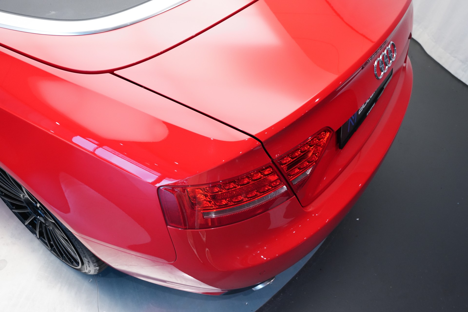 AUDI A5 Cabriolet 3.0 TDI quattro S-tronic-image-42