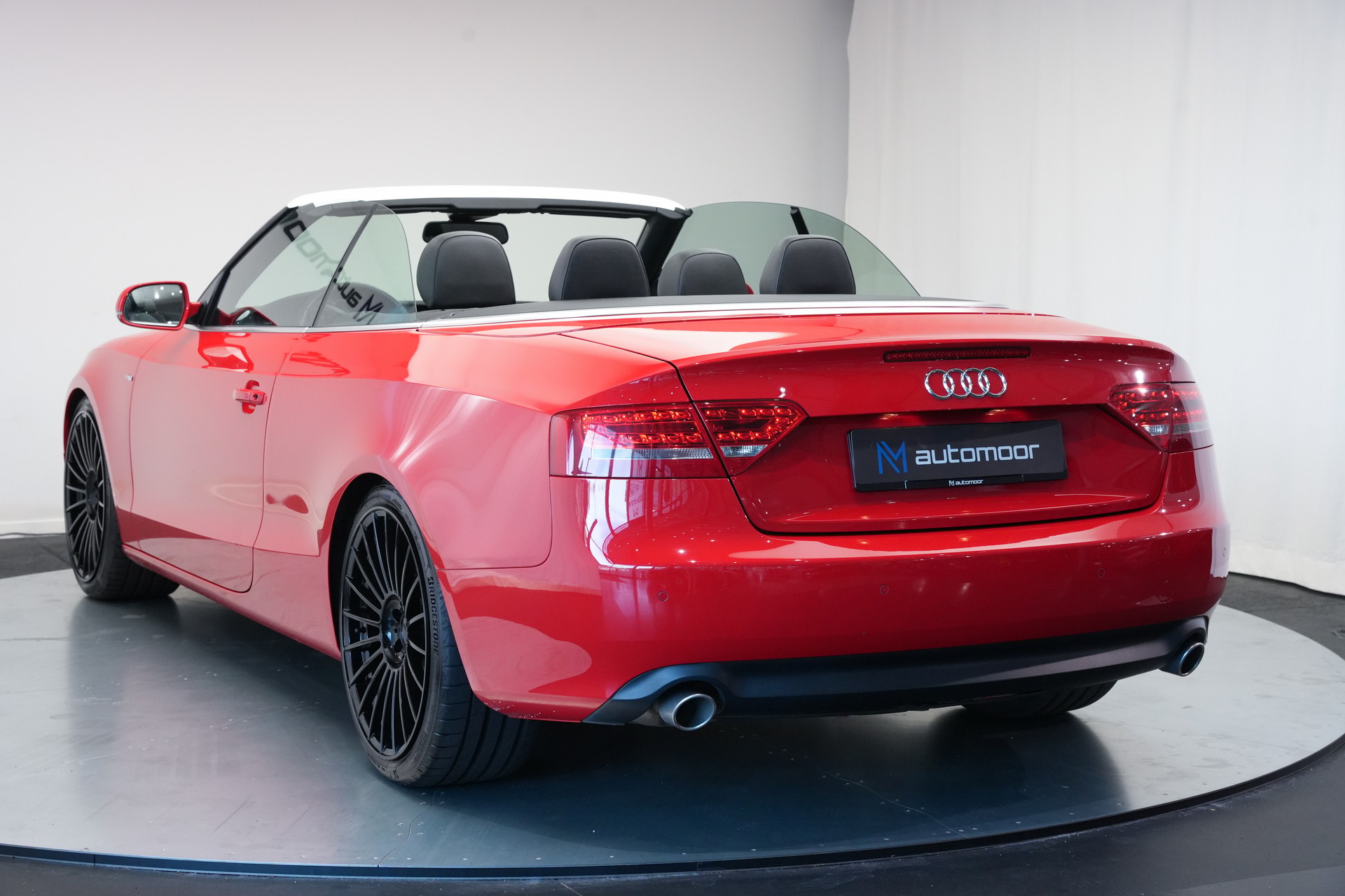 AUDI A5 Cabriolet 3.0 TDI quattro S-tronic-image-40
