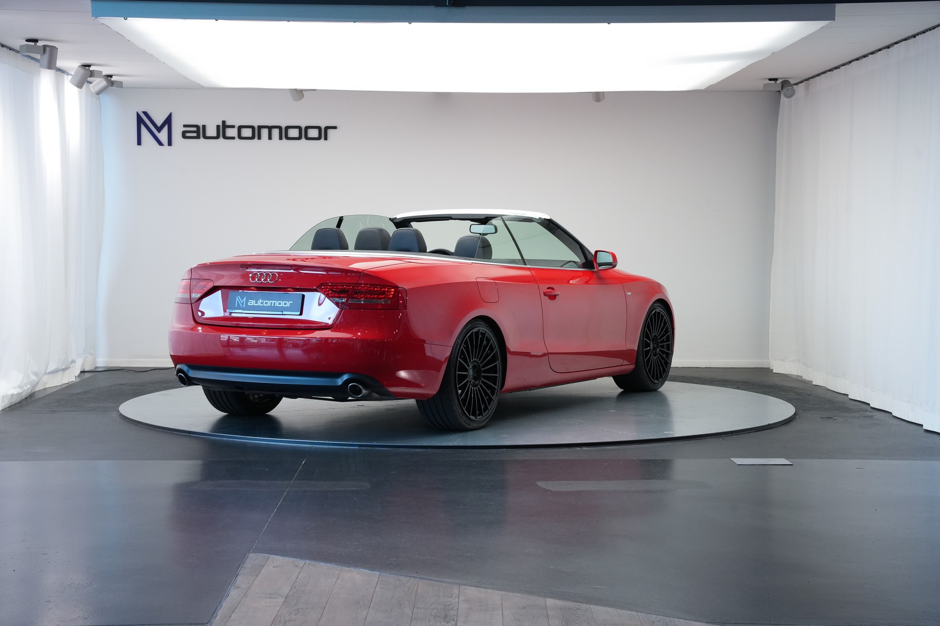 AUDI A5 Cabriolet 3.0 TDI quattro S-tronic-image-4