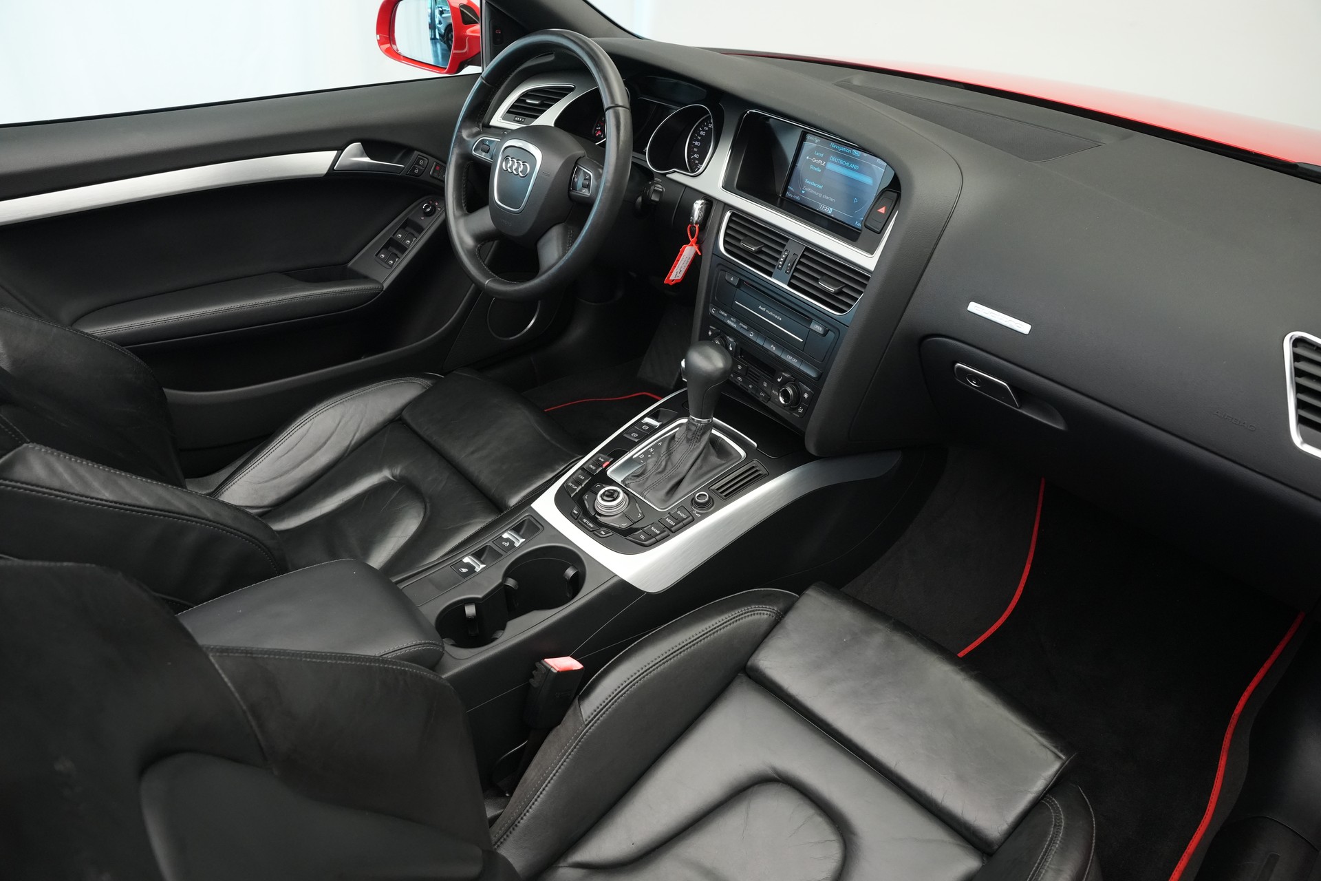 AUDI A5 Cabriolet 3.0 TDI quattro S-tronic-image-16