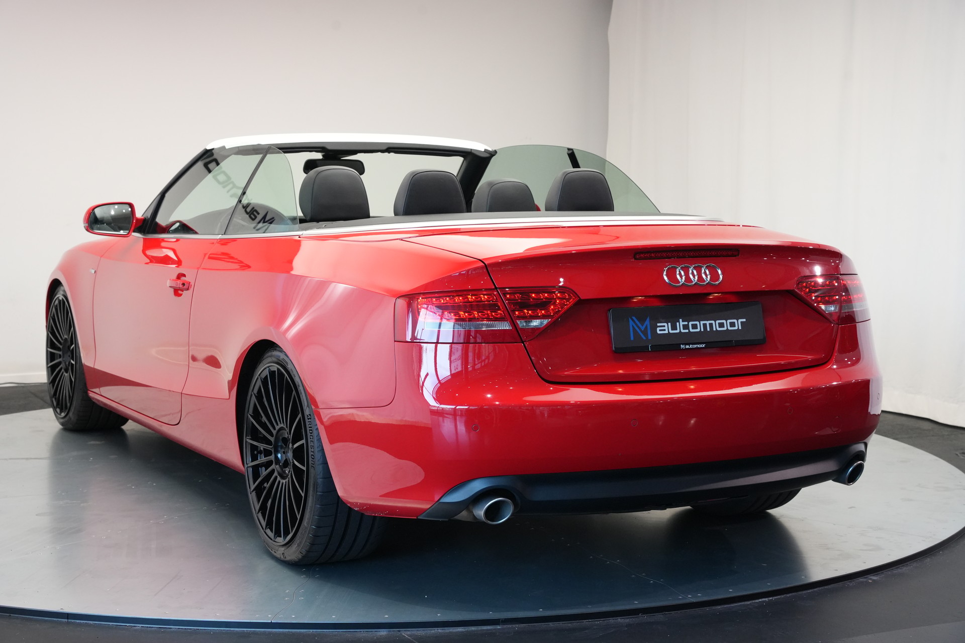 AUDI A5 Cabriolet 3.0 TDI quattro S-tronic-image-40